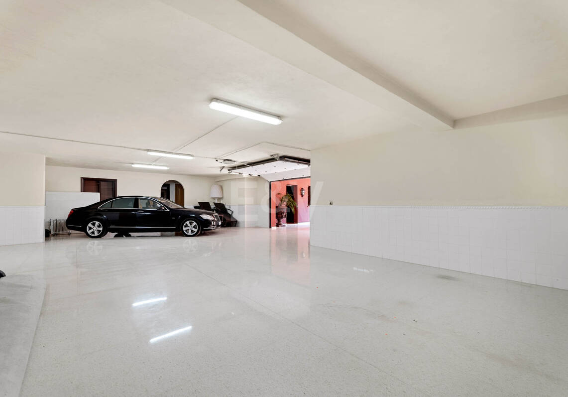Exquisite Villa mit atemberaubender Außicht in Sierra Blanca