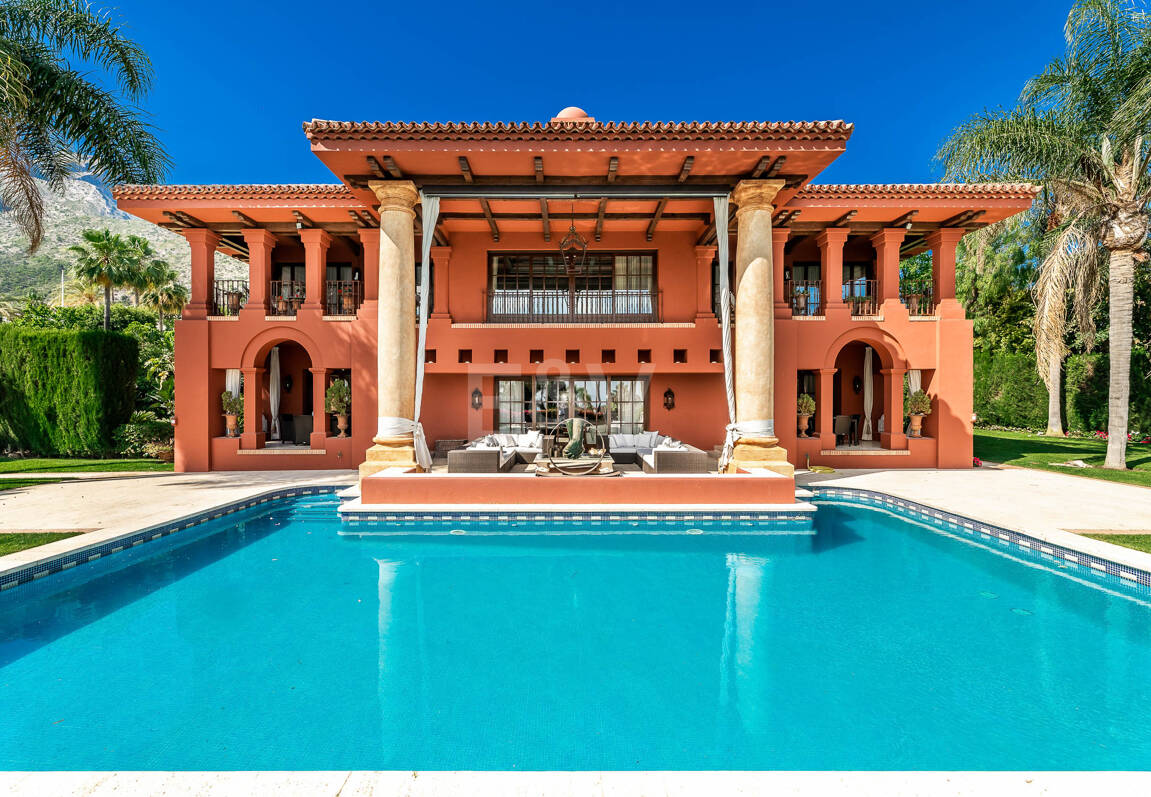 Utsökt herrgård med hisnande utsikt i Sierra Blanca