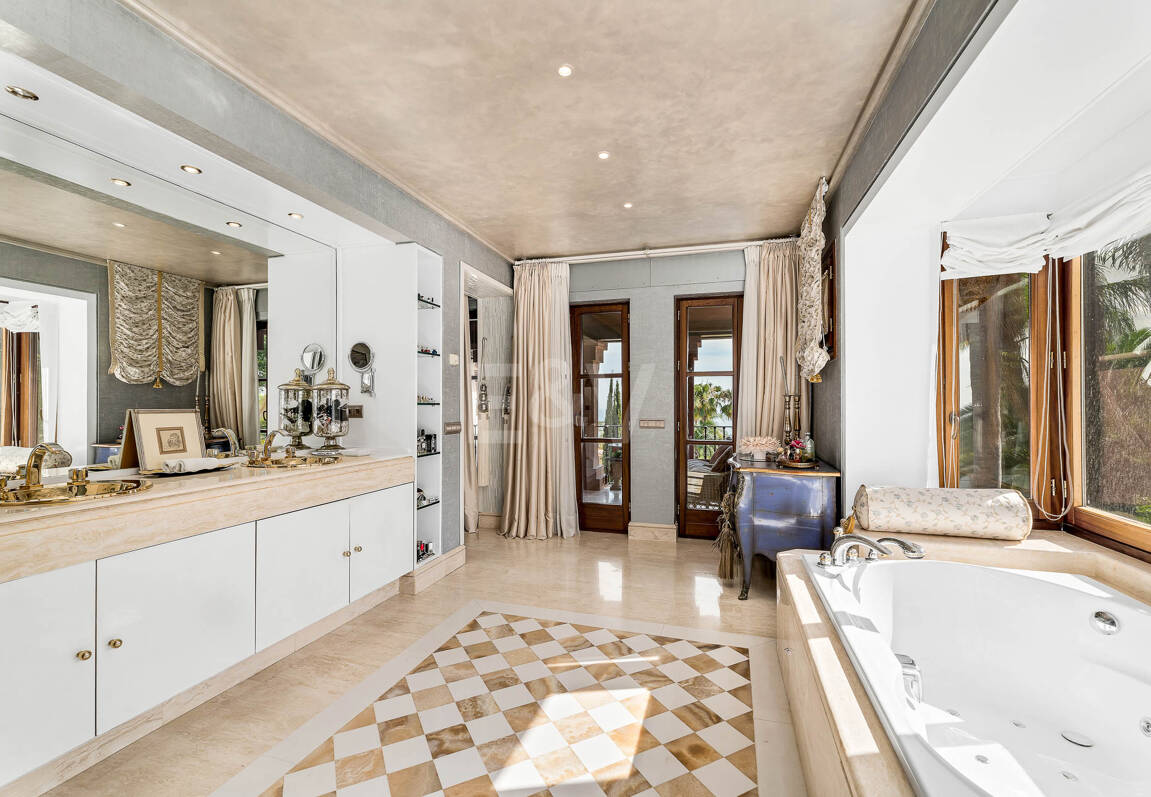 Utsökt herrgård med hisnande utsikt i Sierra Blanca