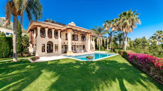 Exquisite Villa mit atemberaubender Außicht in Sierra Blanca