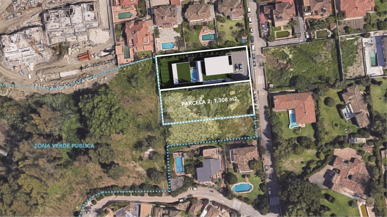 Rare Opportunity Plot in San Pedro de Alcantara with Construction License and Prime Location