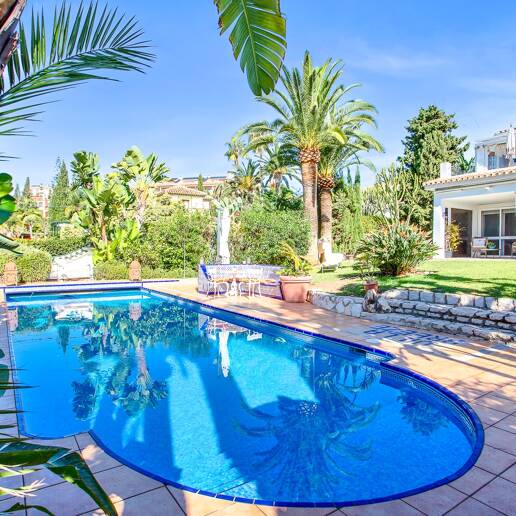 Villa Marbesa de charme avec vue panoramique sur la mer