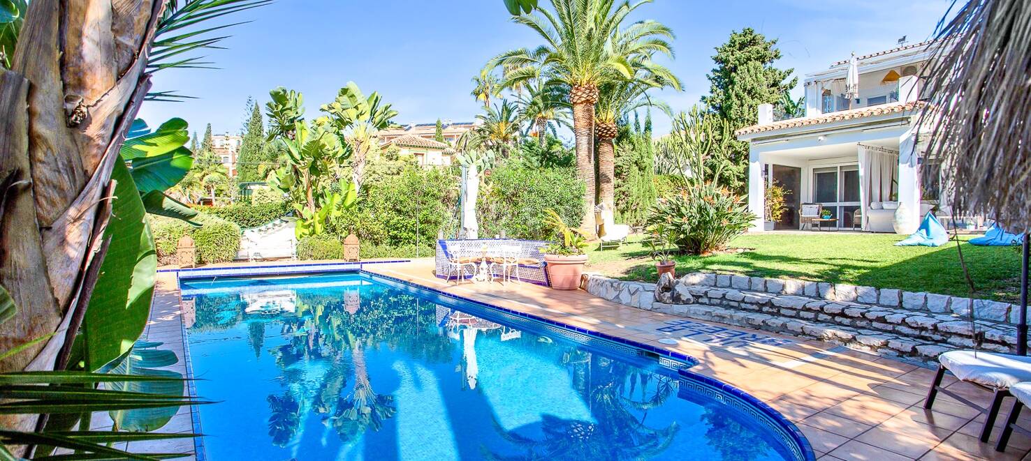 Villa Marbesa de charme avec vue panoramique sur la mer