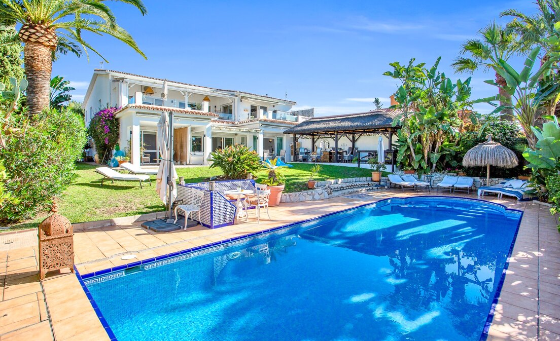 Villa Marbesa de charme avec vue panoramique sur la mer