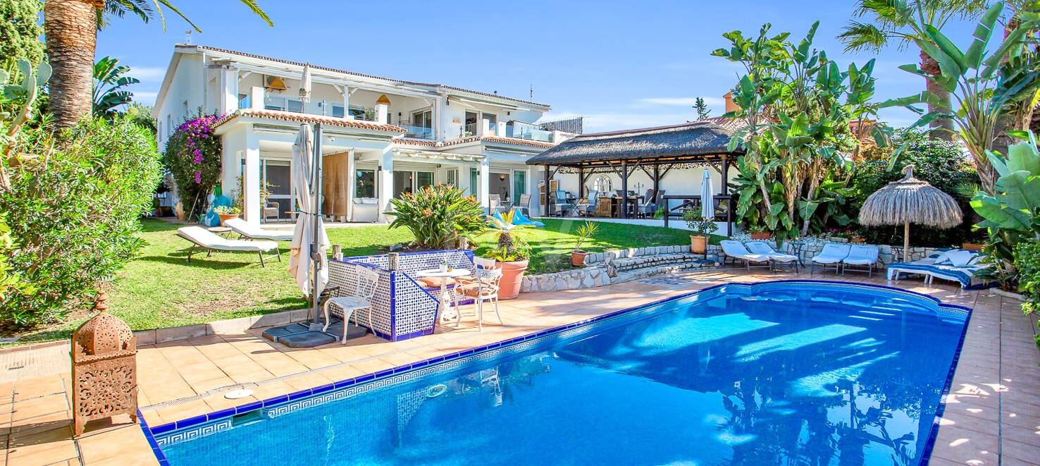Villa Marbesa de charme avec vue panoramique sur la mer
