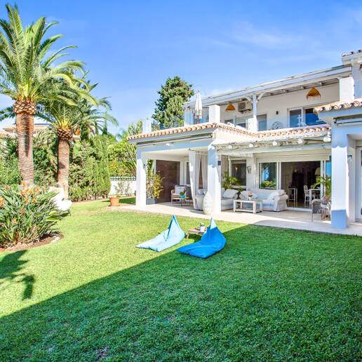 Villa Marbesa de charme avec vue panoramique sur la mer