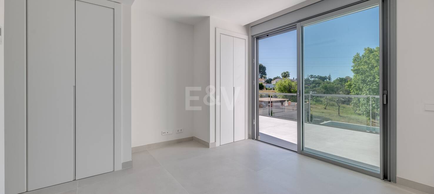 Amenity-Rich Townhouses med pooler och gym