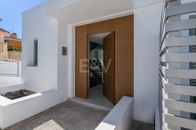 Amenity-Rich Townhouses med pooler och gym