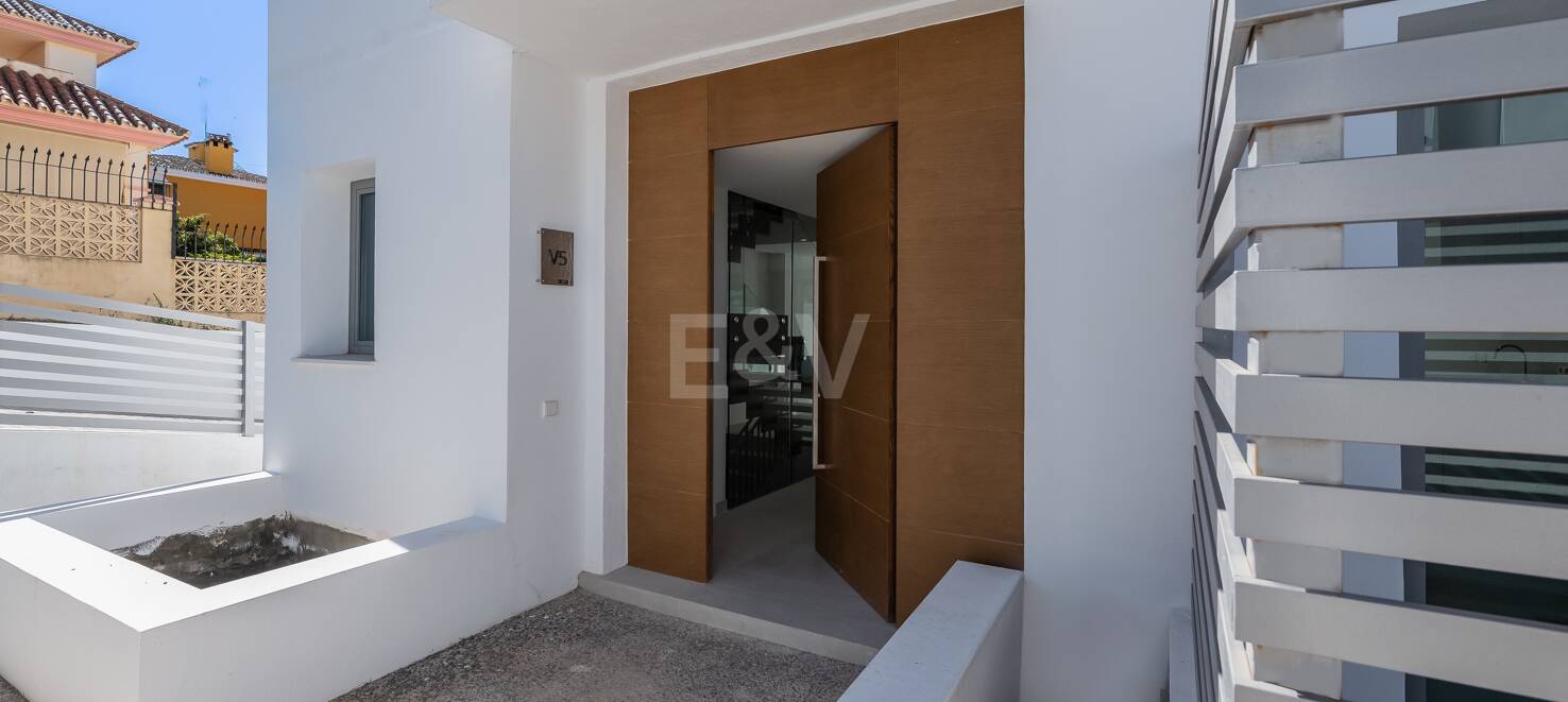 Amenity-Rich Townhouses med pooler och gym