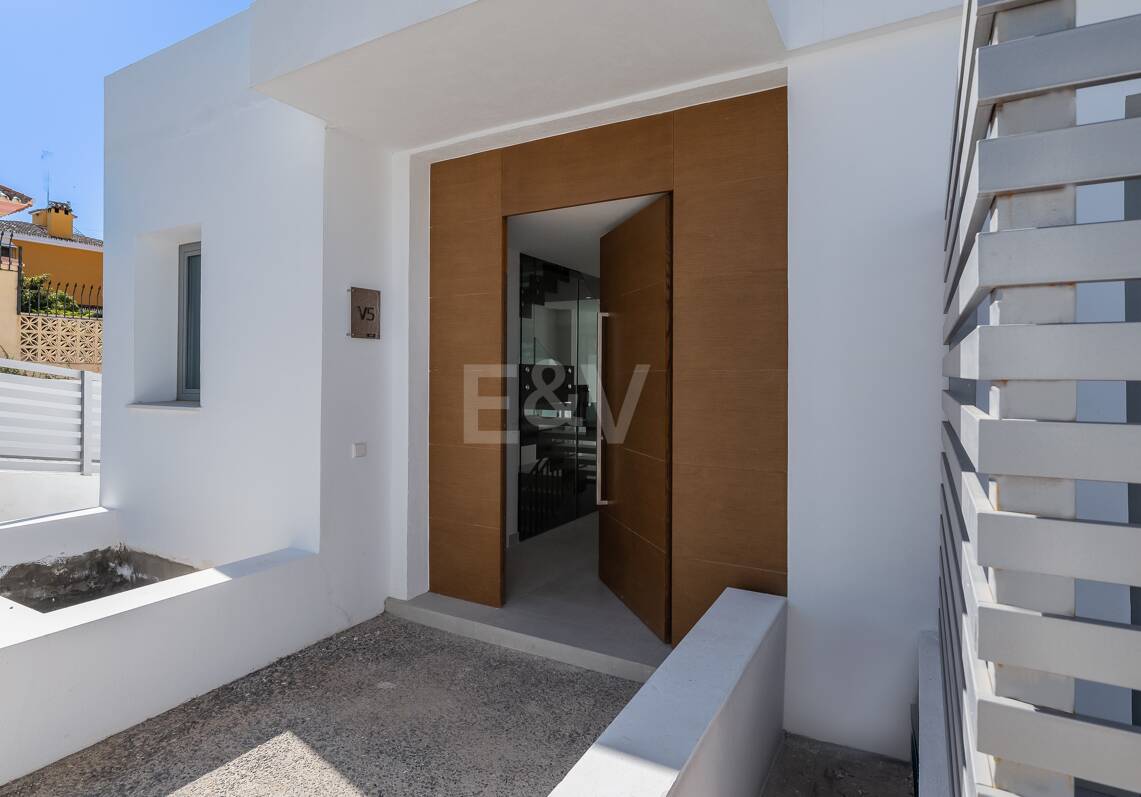 Amenity-Rich Townhouses med pooler och gym