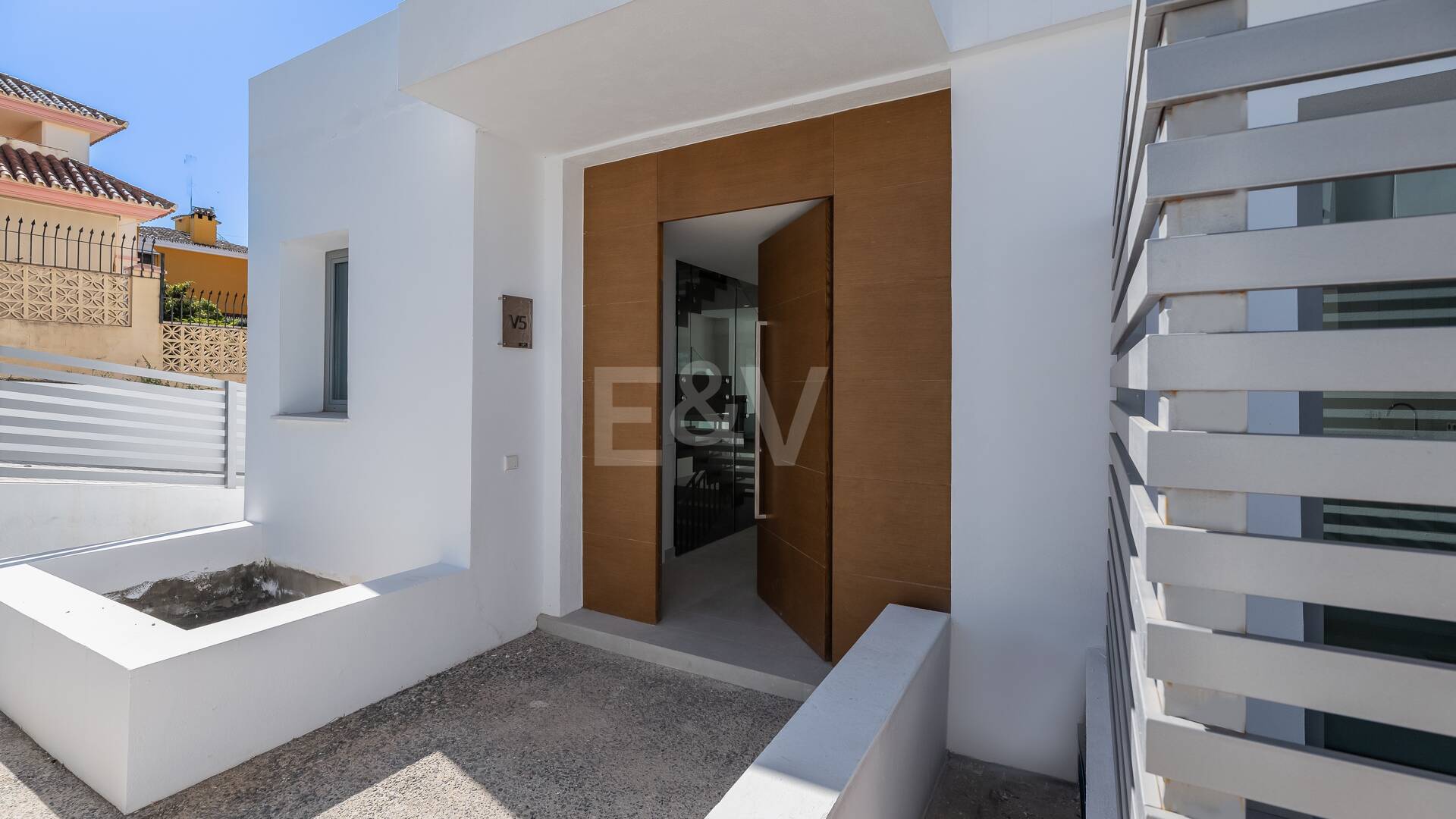 Amenity-Rich Townhouses avec piscines et salle de gym