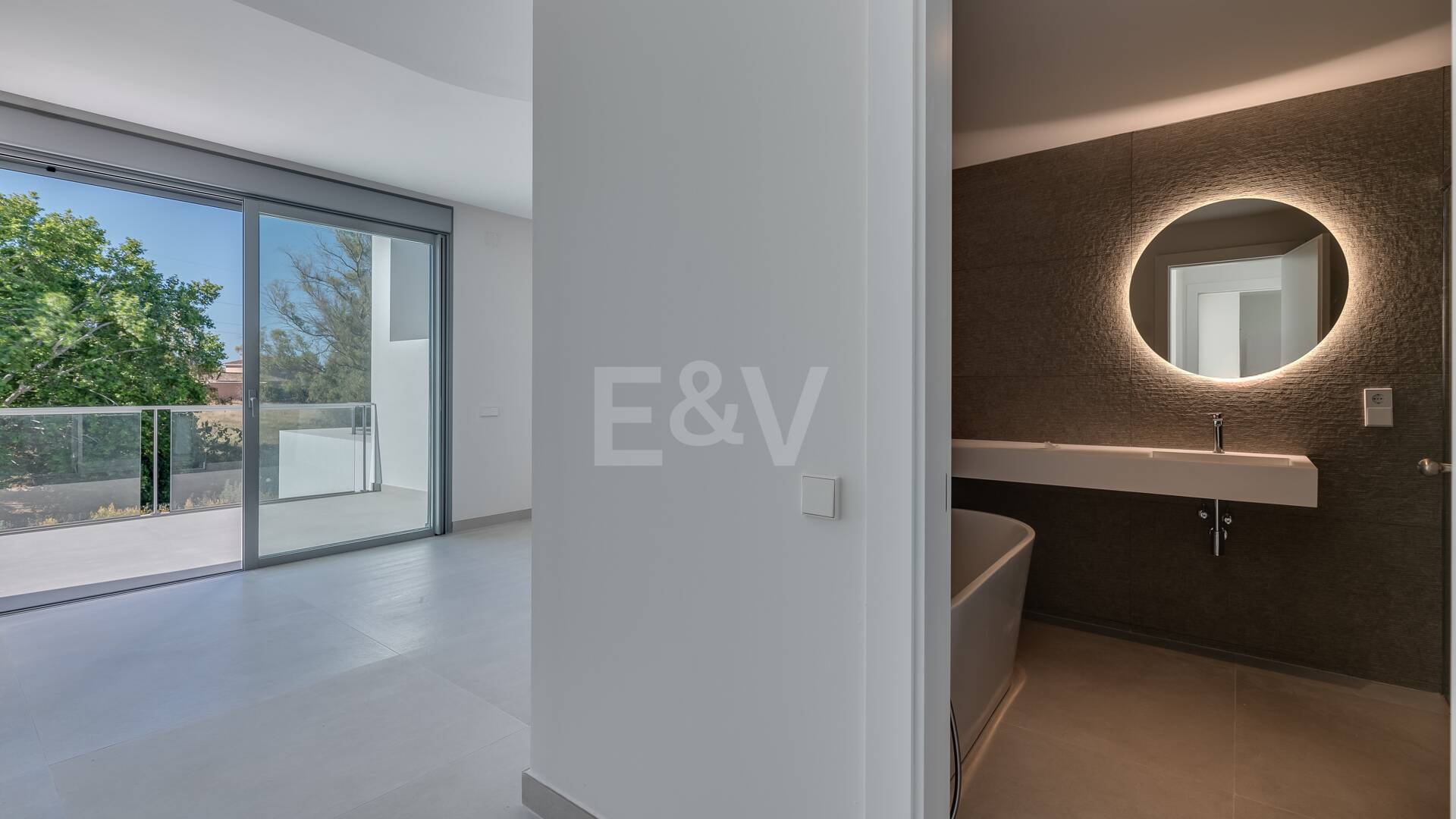 Amenity-Rich Townhouses avec piscines et salle de gym