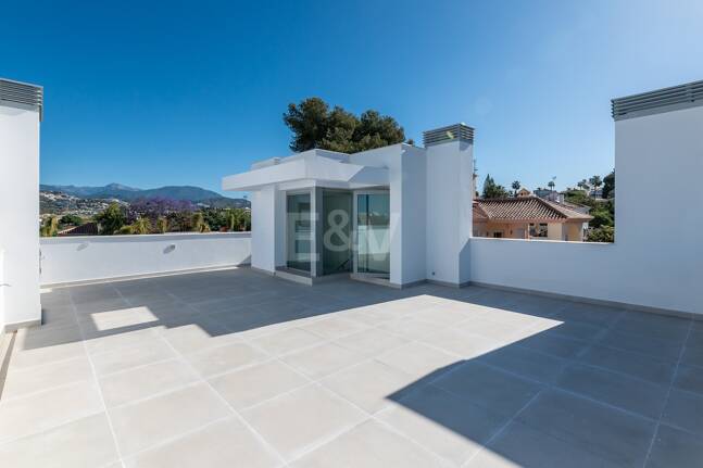 Amenity-Rich Townhouses med pooler och gym