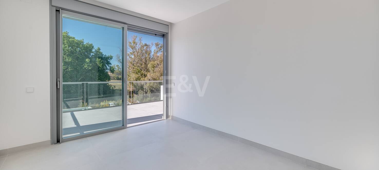 Amenity-Rich Townhouses med pooler och gym