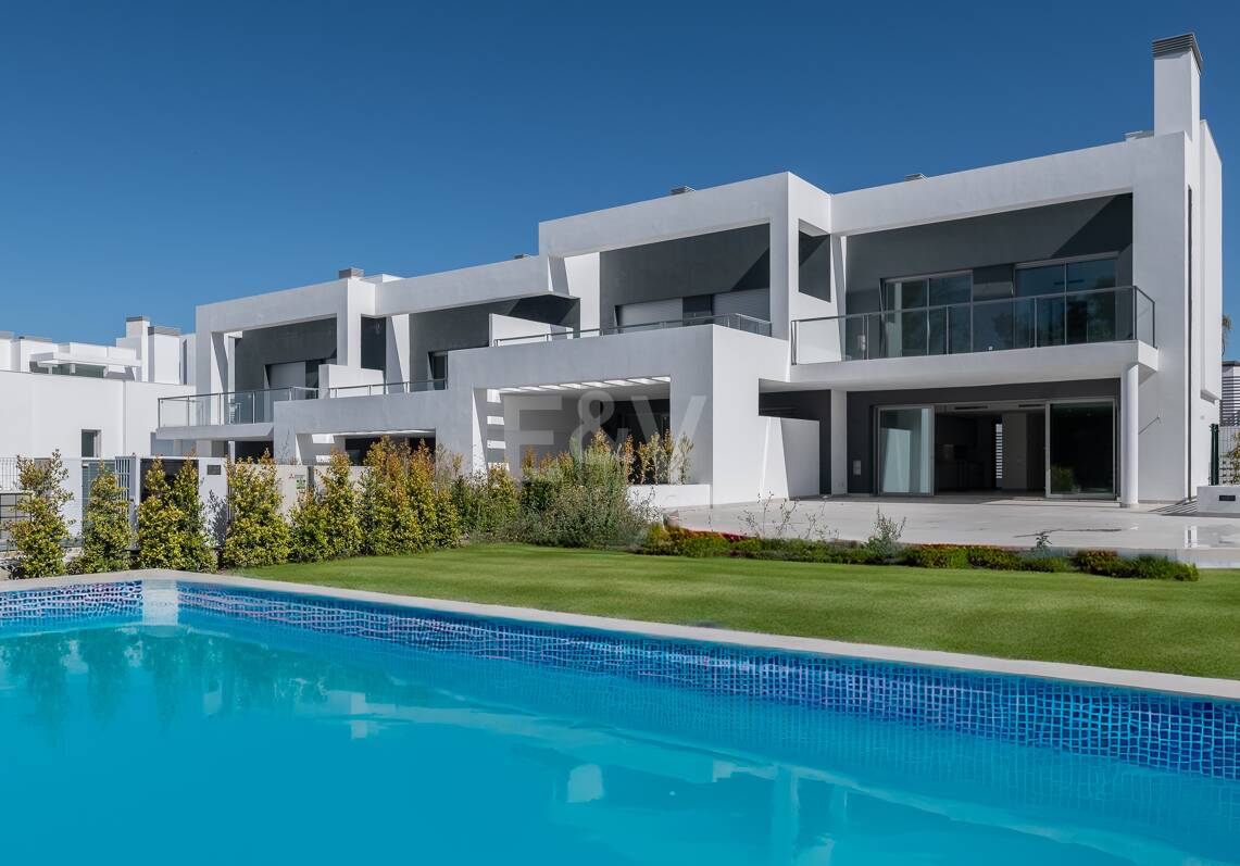 Amenity-Rich Townhouses med pooler och gym