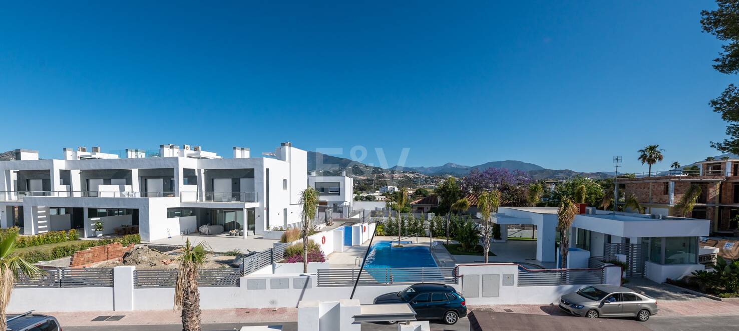 Amenity-Rich Townhouses med pooler och gym