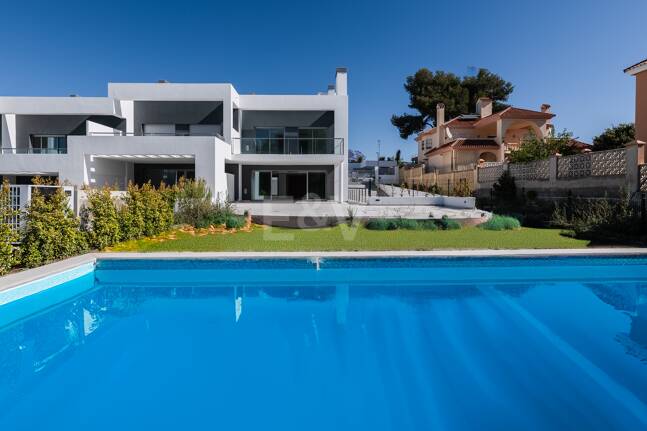 Amenity-Rich Townhouses med pooler och gym