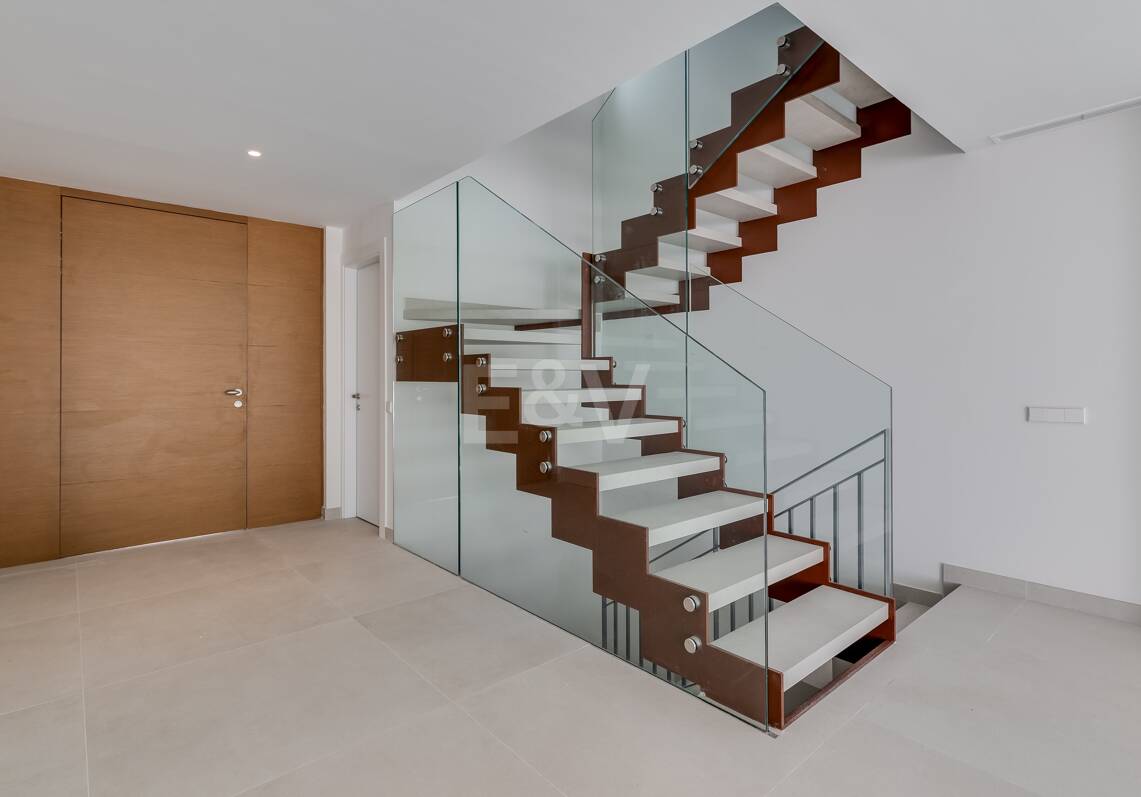 Amenity-Rich Townhouses med pooler och gym