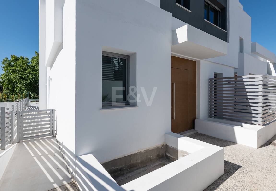 Amenity-Rich Townhouses med pooler och gym