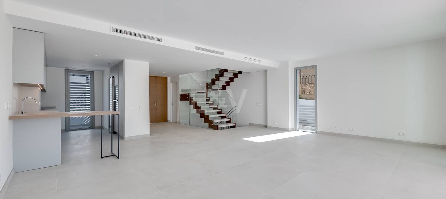 Amenity-Rich Townhouses med pooler och gym