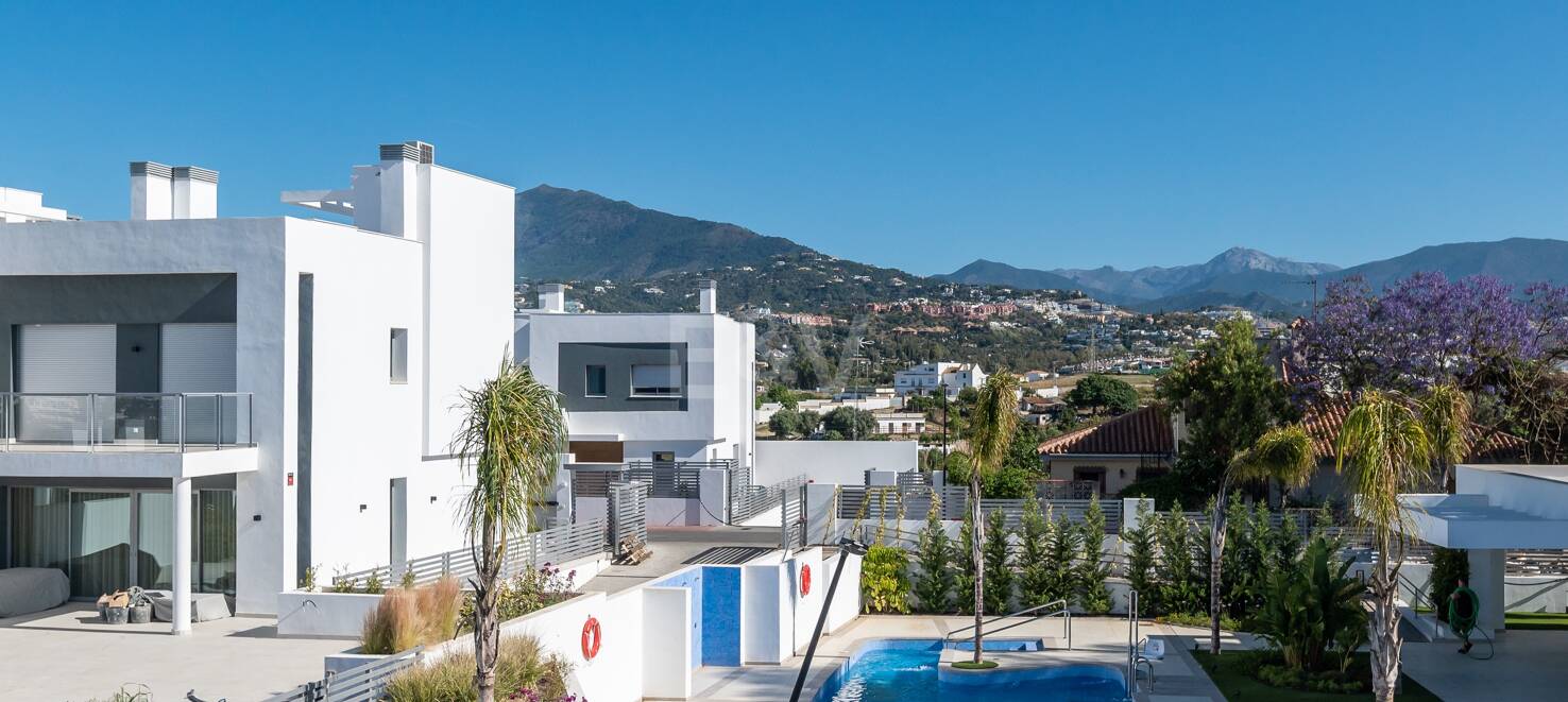 Amenity-Rich Townhouses med pooler och gym