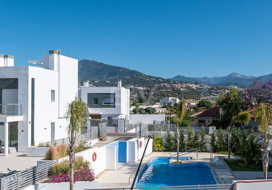 Amenity-Rich Townhouses med pooler och gym