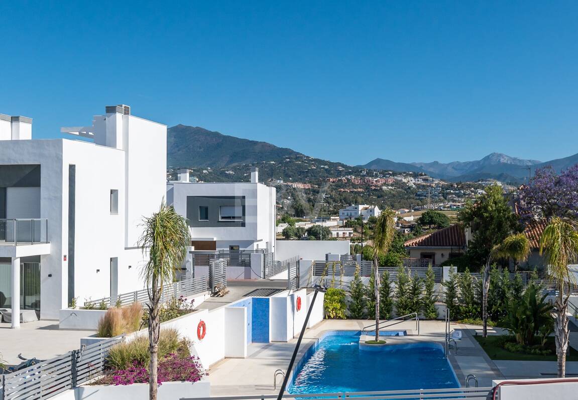 Amenity-Rich Townhouses med pooler och gym