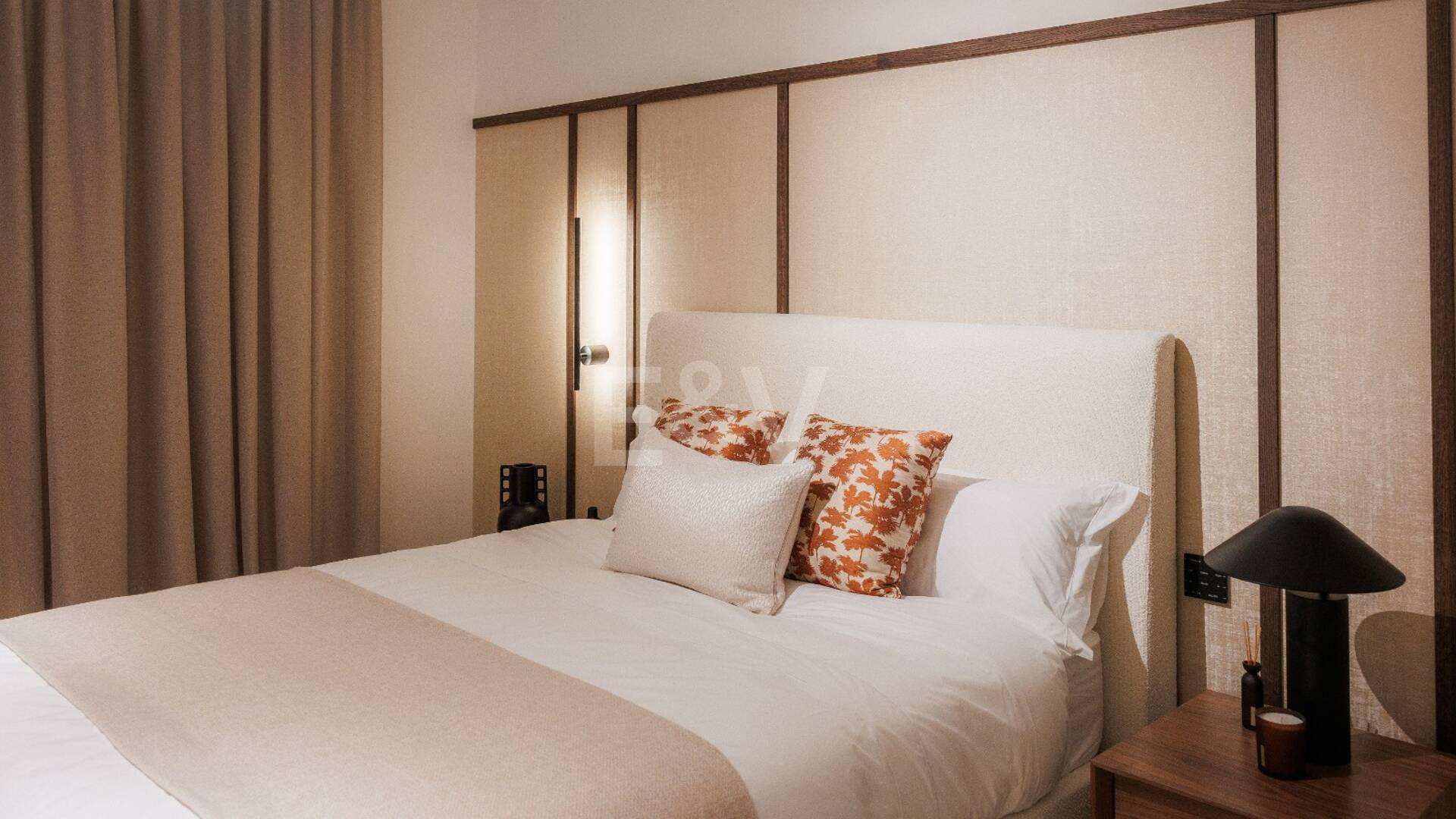 Exquisitas Villas Modernas con Elegancia Inigualable en la Milla de Oro