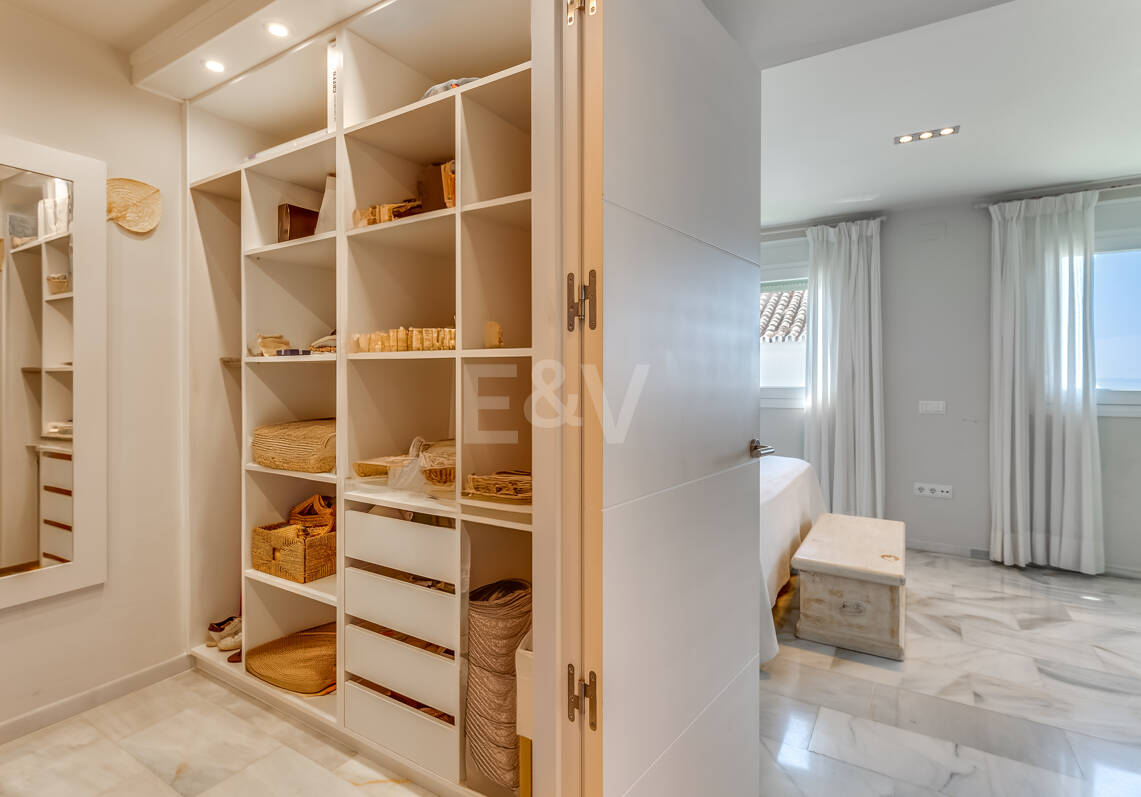 Las Chapas Beach Townhouse with Direct Access to the Sea
