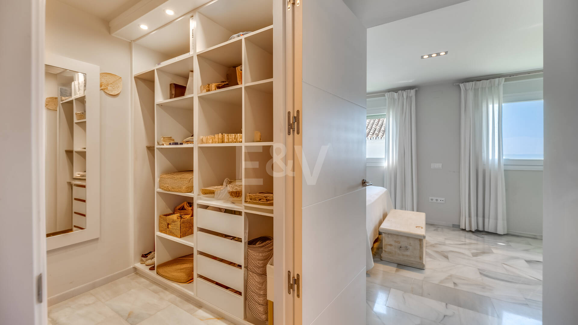 Las Chapas Beach Townhouse with Direct Access to the Sea