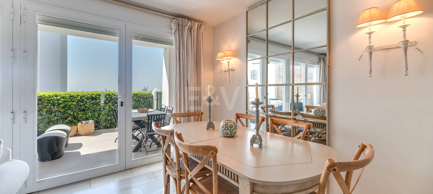 Las Chapas Beach Townhouse with Direct Access to the Sea
