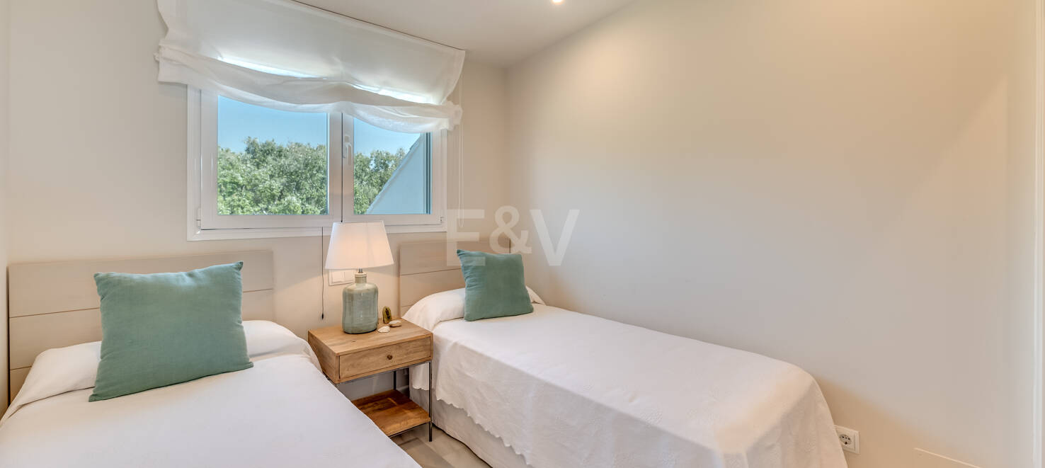 Las Chapas Beach Townhouse with Direct Access to the Sea