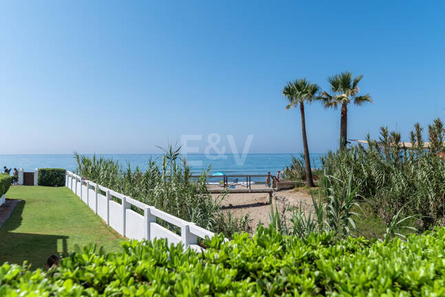 Las Chapas Beach Townhouse med direkt tillgång till havet