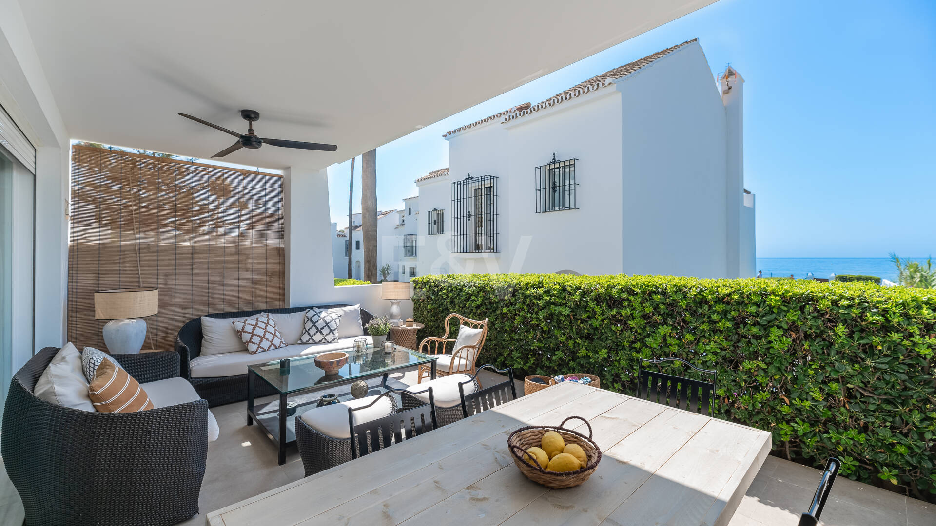 Las Chapas Beach Townhouse with Direct Access to the Sea