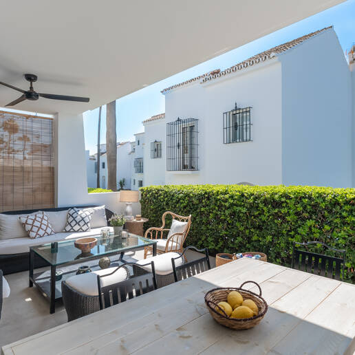 Las Chapas Beach Townhouse with Direct Access to the Sea