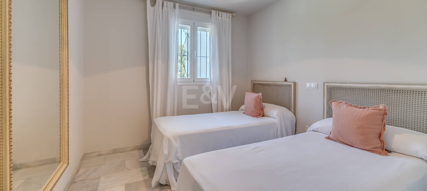 Las Chapas Beach Townhouse with Direct Access to the Sea