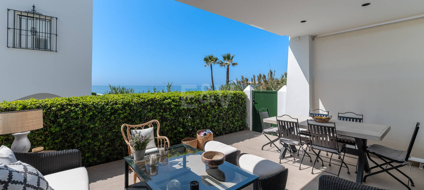 Las Chapas Beach Townhouse with Direct Access to the Sea