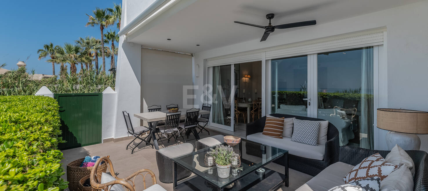 Las Chapas Beach Townhouse with Direct Access to the Sea