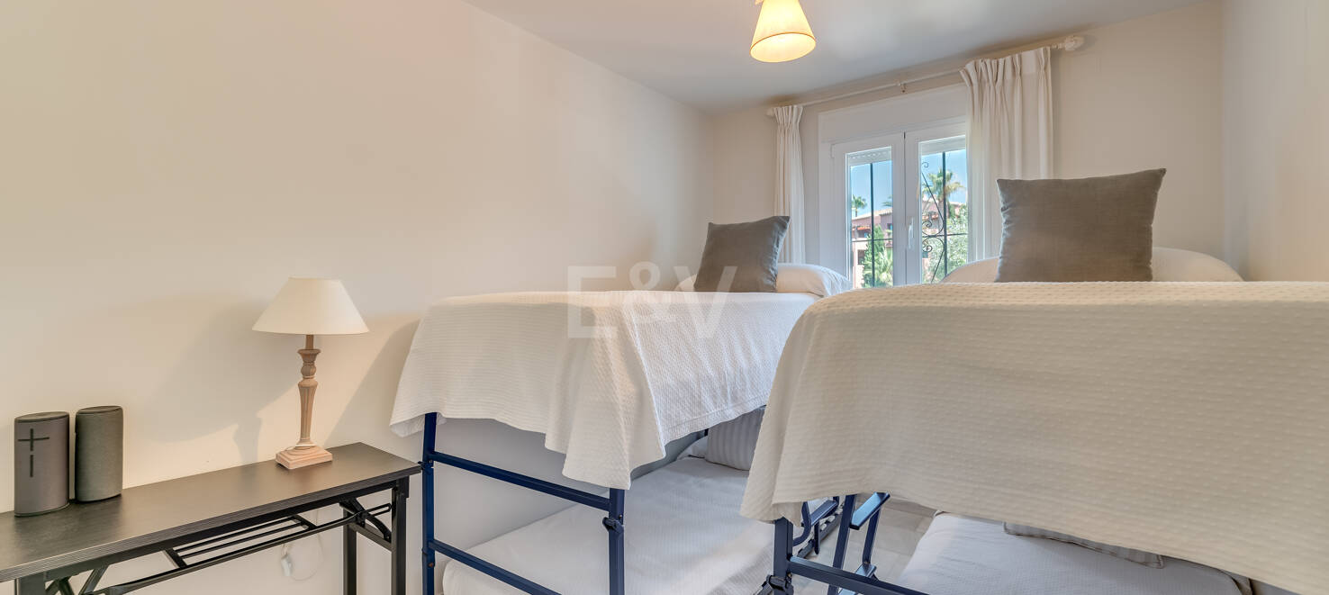 Las Chapas Beach Townhouse with Direct Access to the Sea