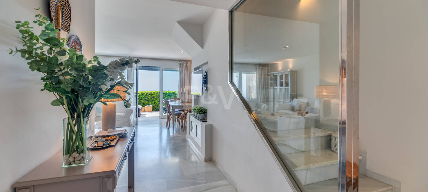 Las Chapas Beach Townhouse with Direct Access to the Sea