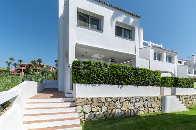 Las Chapas Beach Townhouse med direkt tillgång till havet