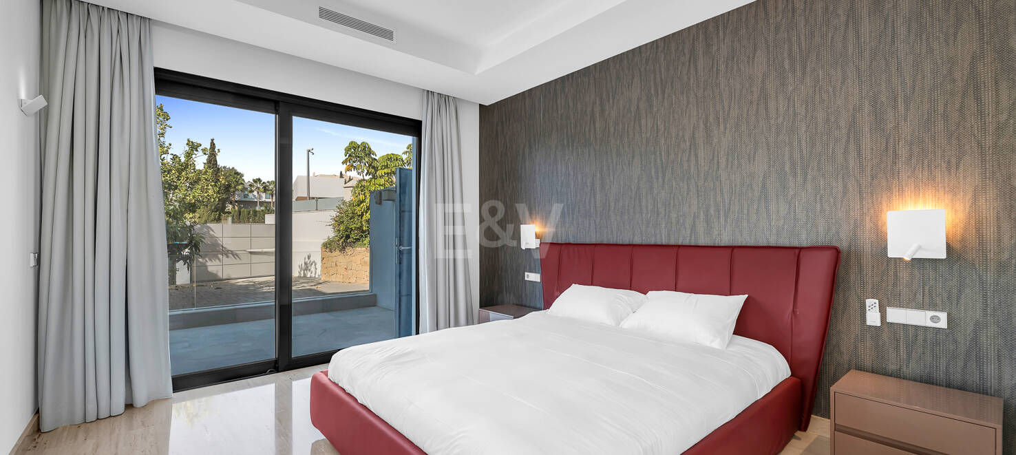 Modern Villa in Los Flamingos Golf with spectacular Sea views right on the golf course