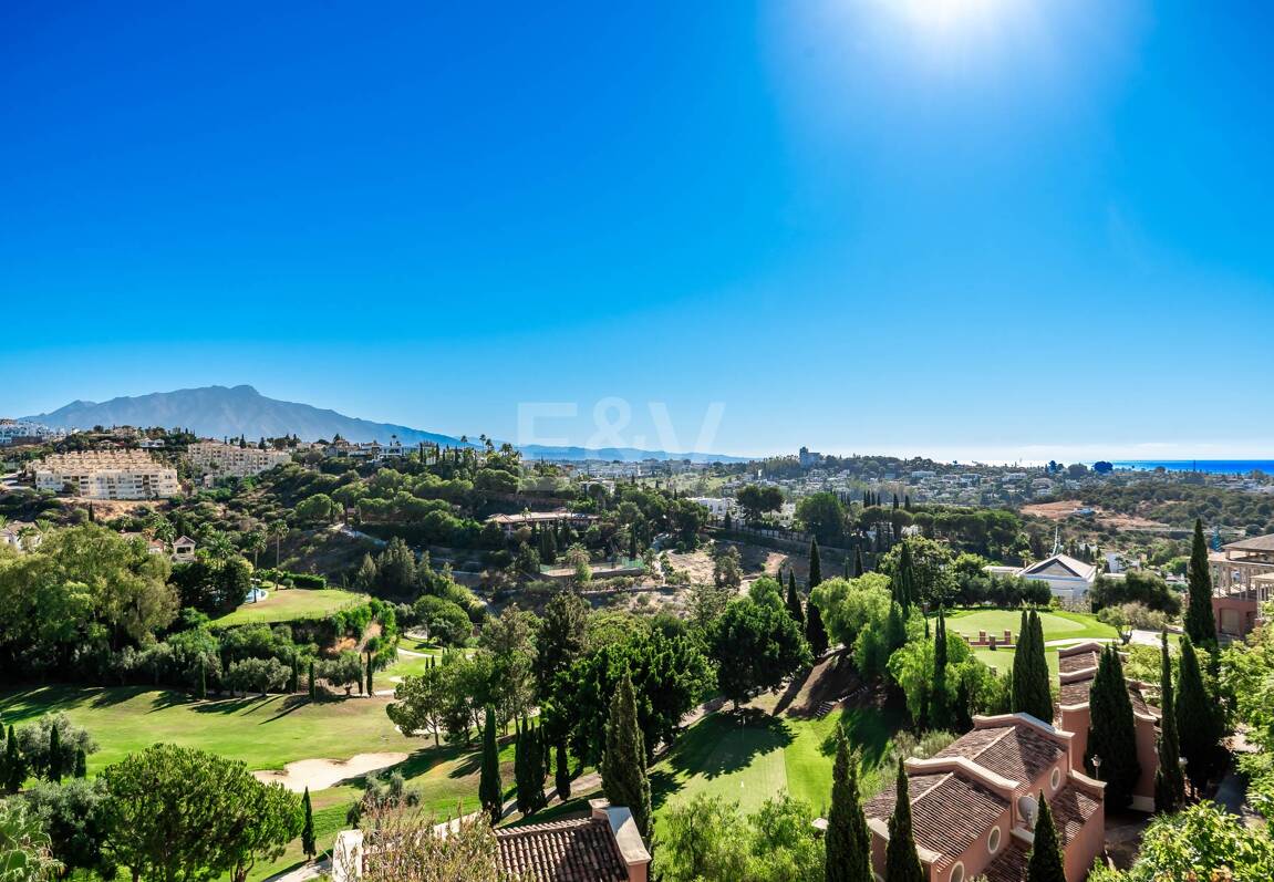 Moderne Villa mit spektakulärem Meerblick direkt am Golfplatz
