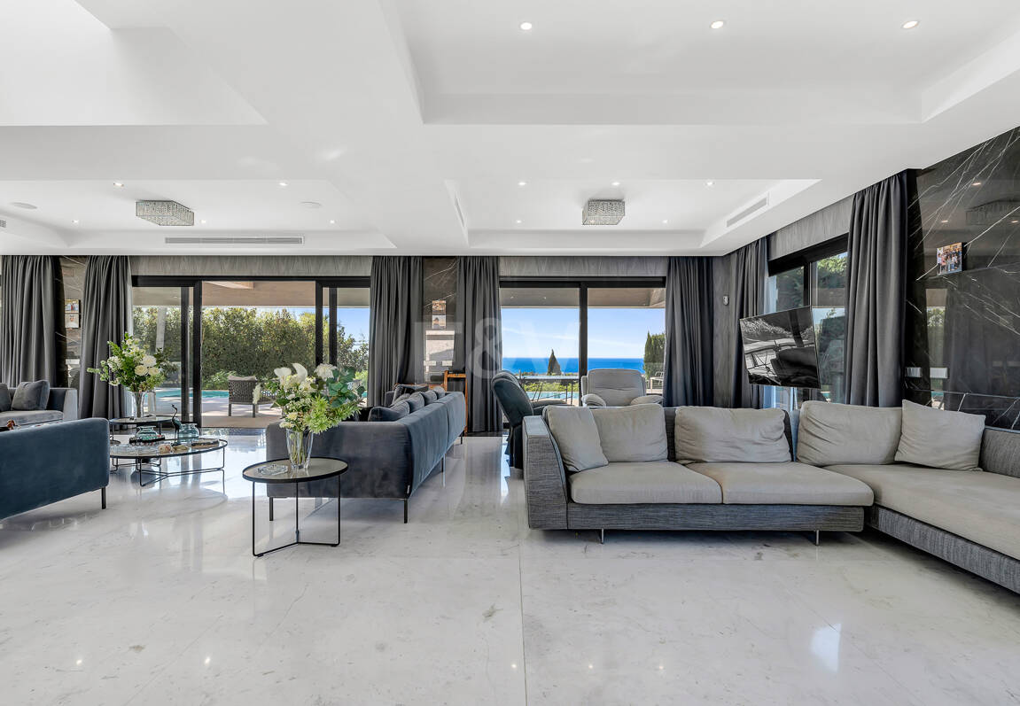 Moderne Villa mit spektakulärem Meerblick direkt am Golfplatz