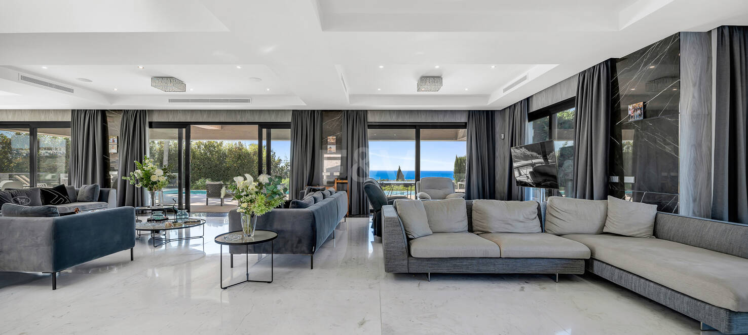 Modern Villa in Los Flamingos Golf with spectacular Sea views right on the golf course