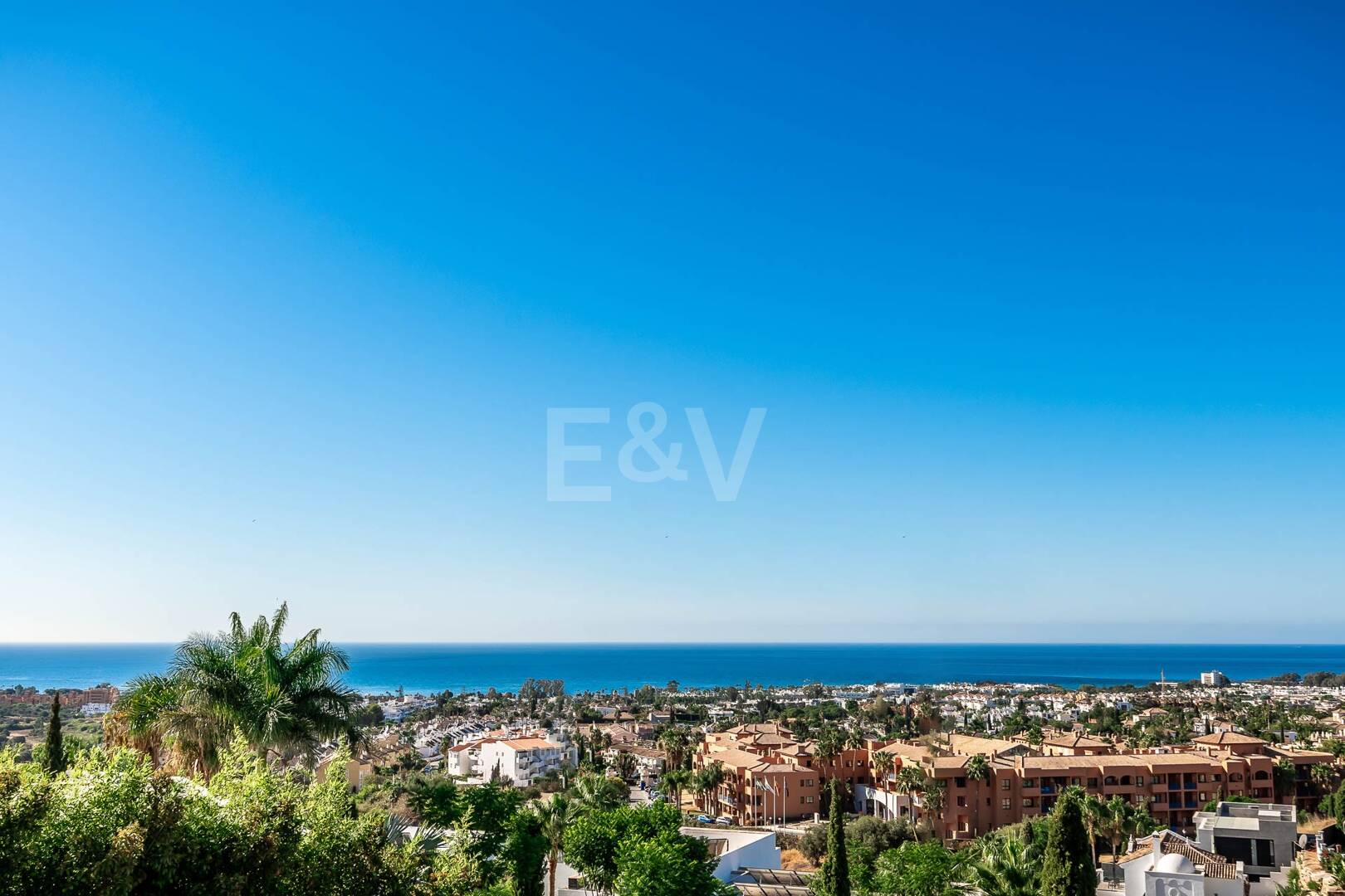 Moderne Villa mit spektakulärem Meerblick direkt am Golfplatz