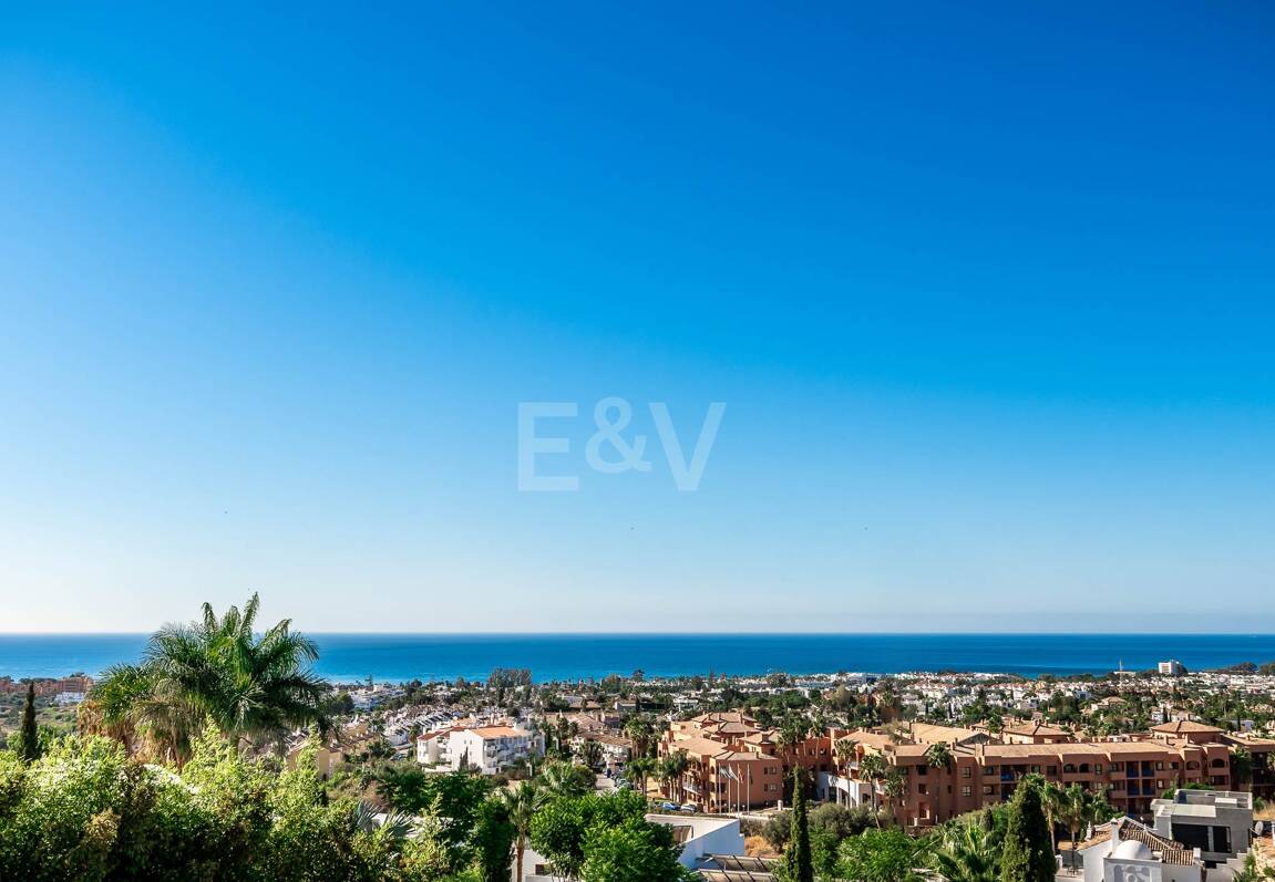 Moderne Villa mit spektakulärem Meerblick direkt am Golfplatz