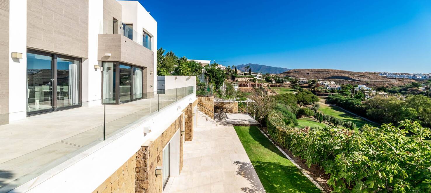 Modern Villa in Los Flamingos Golf with spectacular Sea views right on the golf course