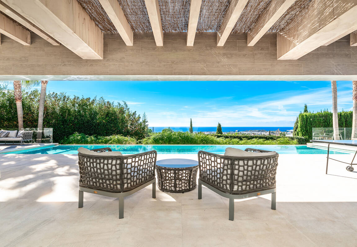 Moderne Villa mit spektakulärem Meerblick direkt am Golfplatz