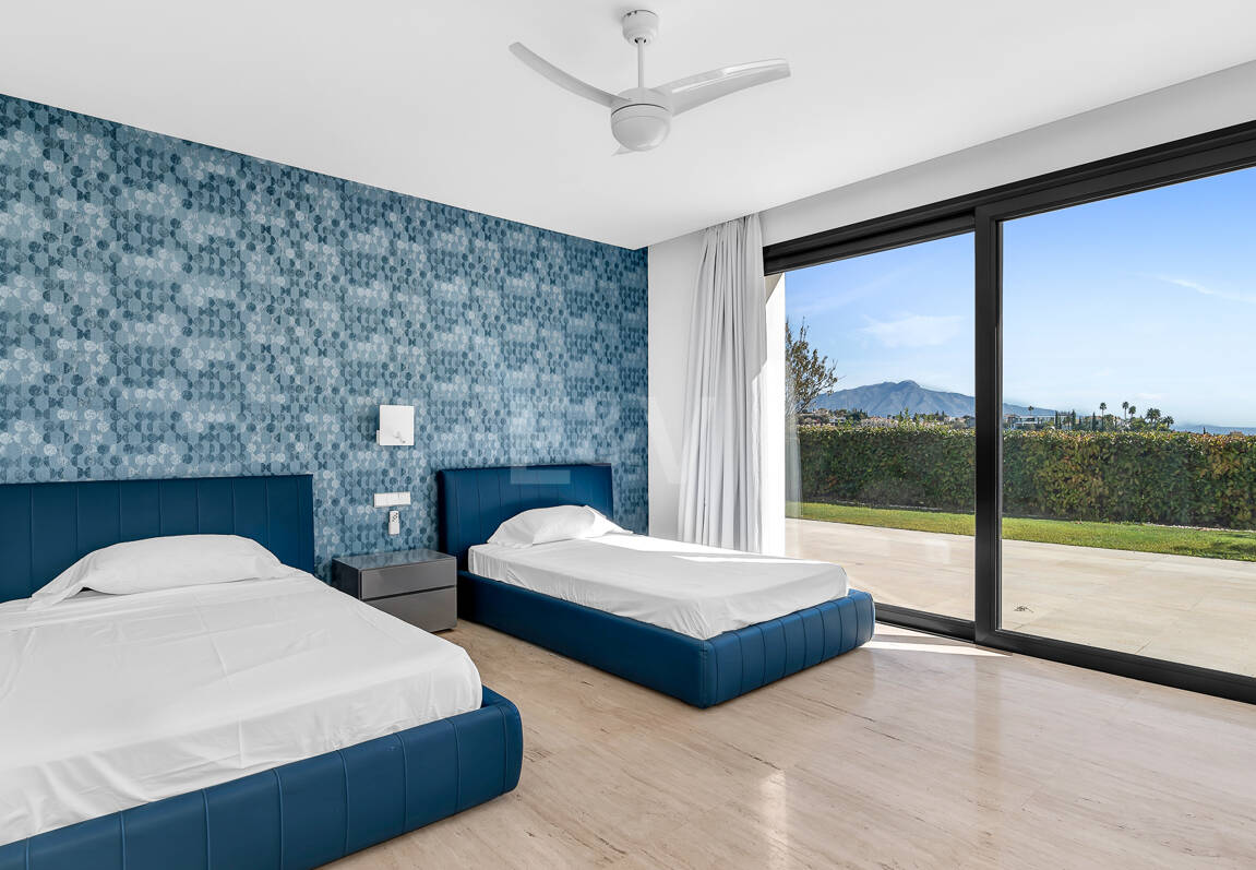 Moderne Villa mit spektakulärem Meerblick direkt am Golfplatz